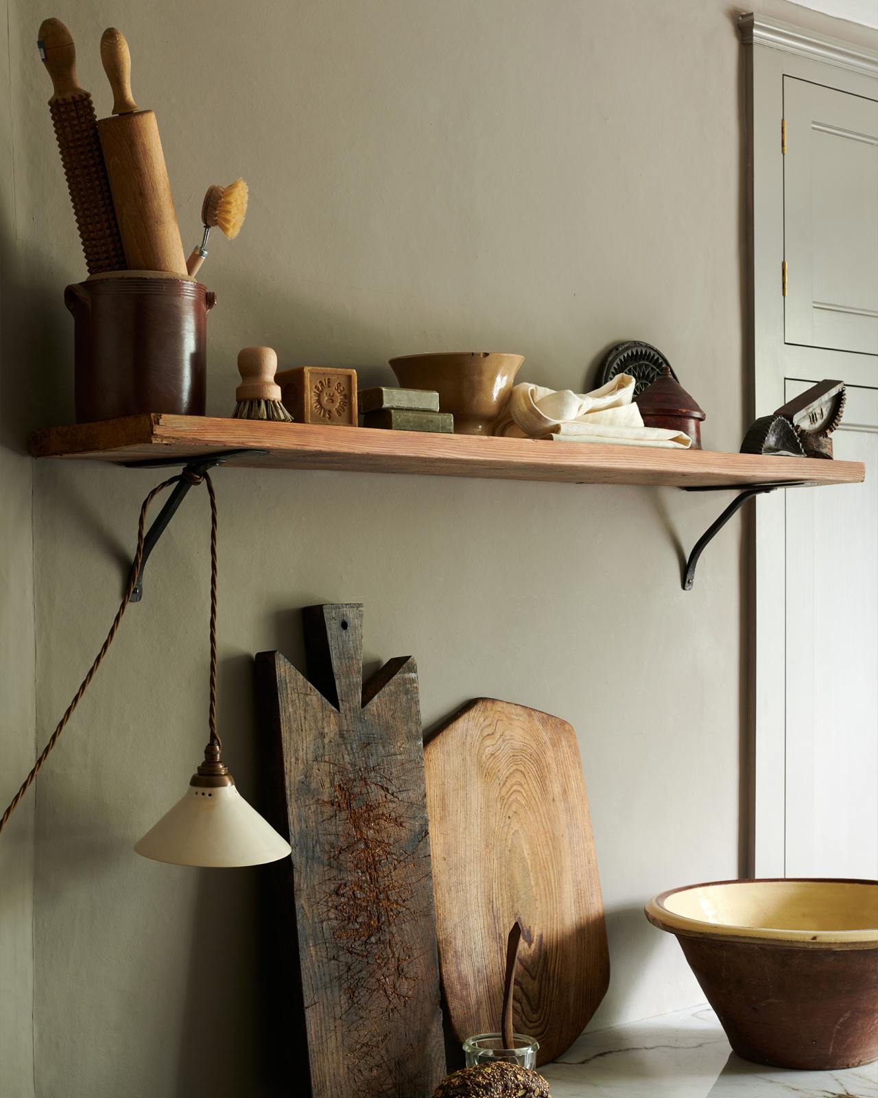 Iron shelves for kitchen discount